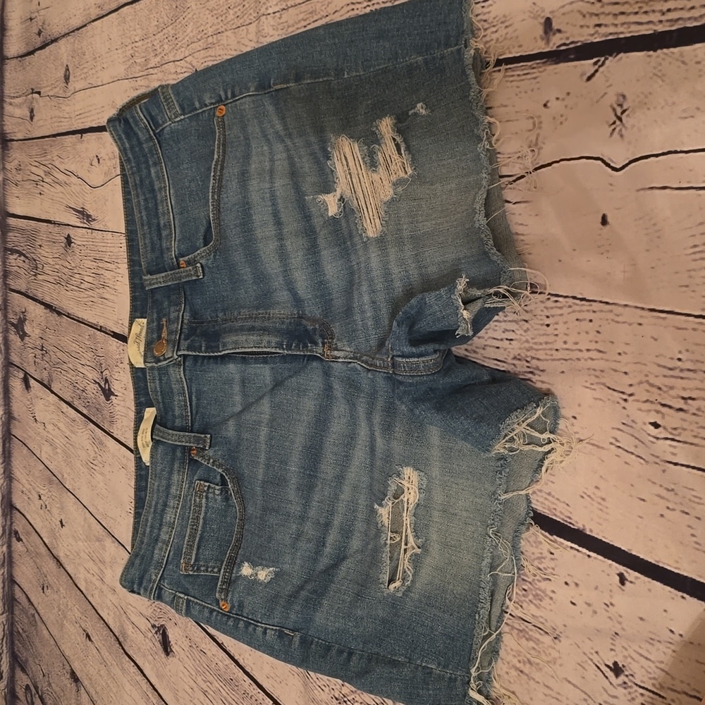 Universal Thread Shorts